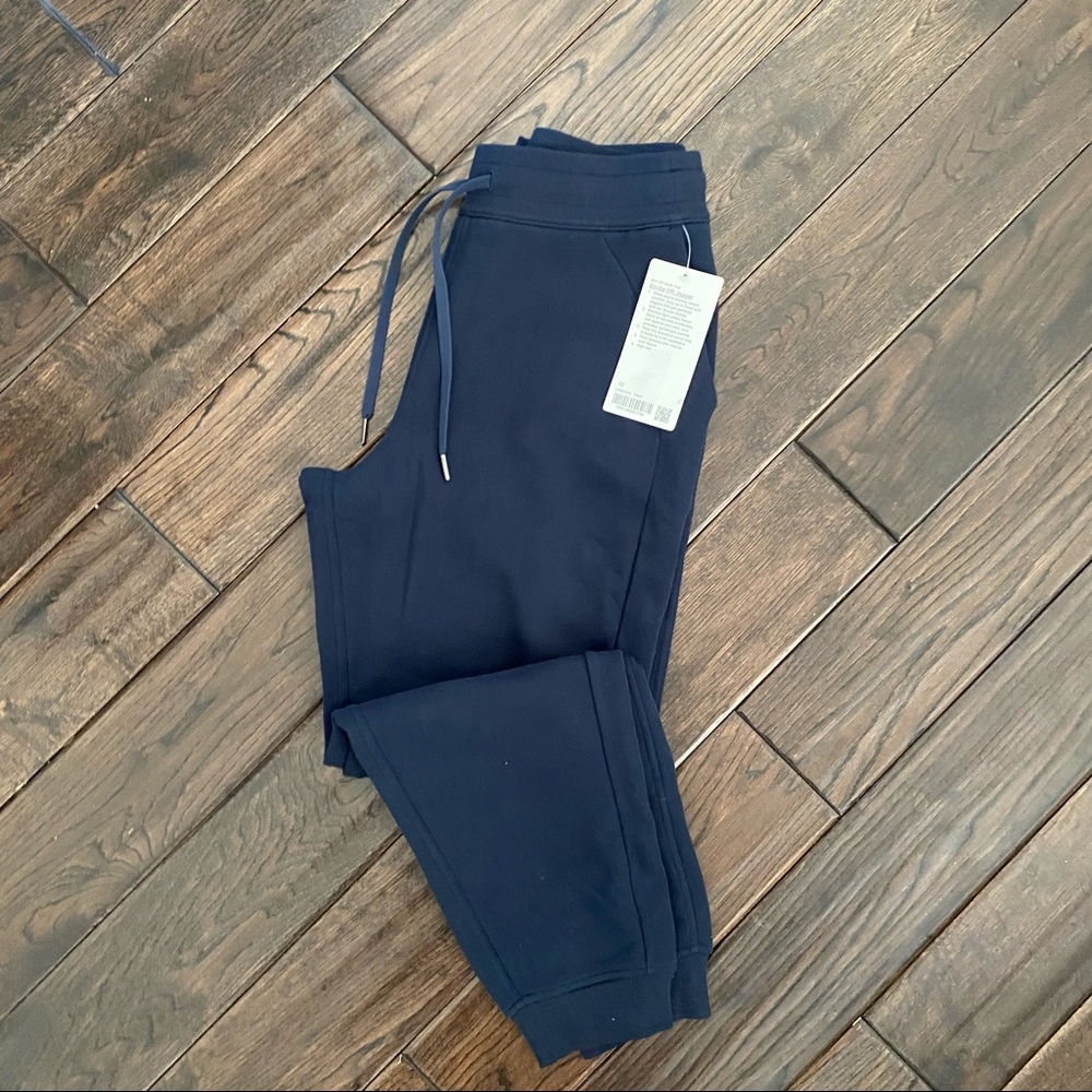 Lululemon Scuba joggers